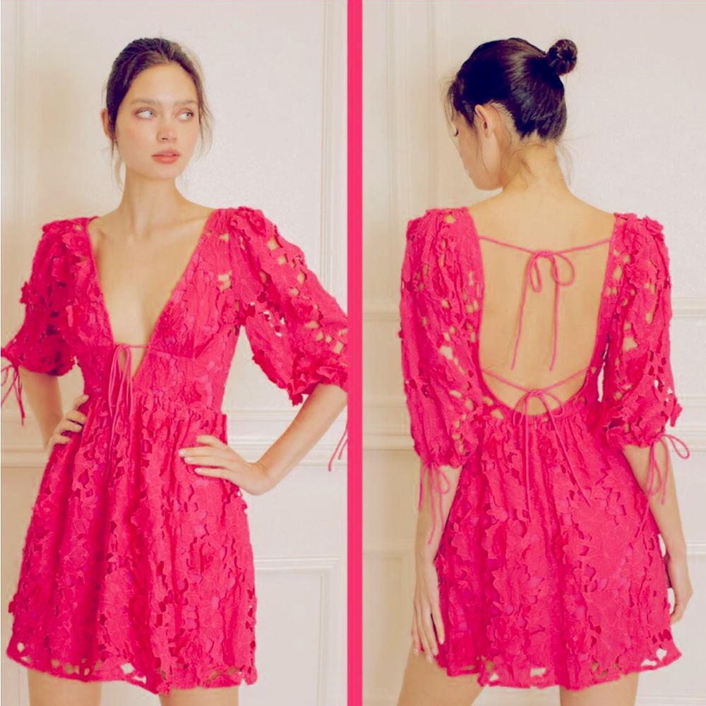 STORIA‎ - NWT women’s Floral Eyelet mini dress crochet hot pink laser cut size M